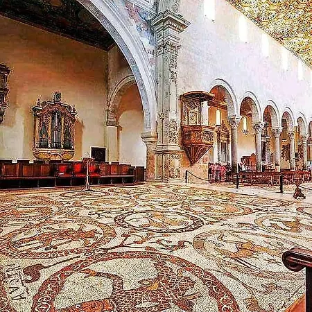 Raffaello Apartament *